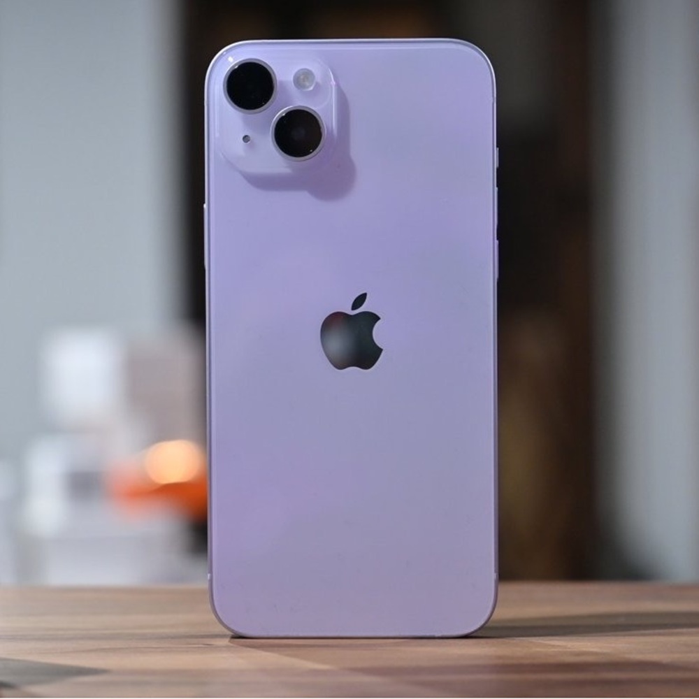 Apple Smartphone in Lavender iPhone 14 Plus SOLD